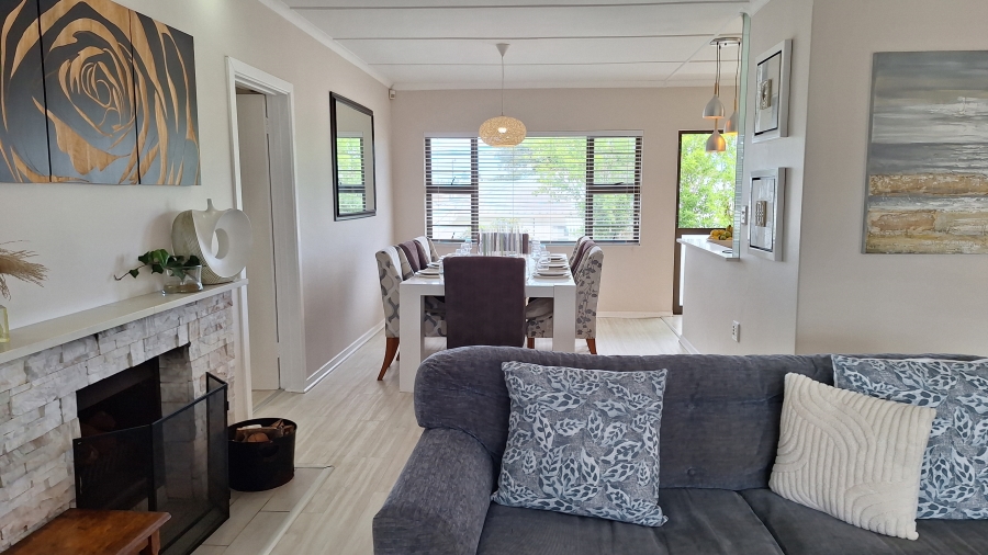 6 Bedroom Property for Sale in Gonubie Eastern Cape